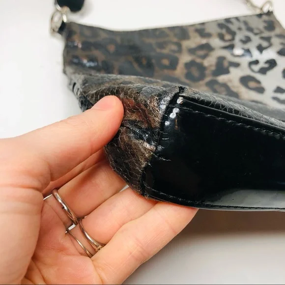 Betsyville Shiny Leopard Print / Snakeskin Purse - Picture 5 of 8
